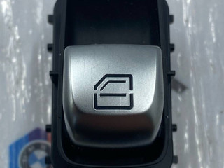 кнопка стеклоподъемника двери Mercedes-Benz V-Класс W447 [рестайлинг] W447 2024, 2.0 л., OM 654.920, дизель, АКПП, черный обсидиан металлик mb 9197, микроавтобус, задний привод, 2059051513, A2059051513