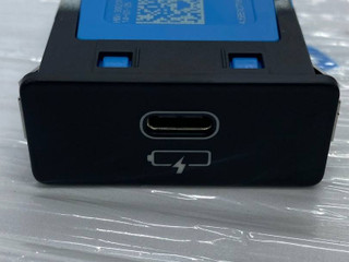 разъем AUX / USB BMW X5 G05 [рестайлинг] G05 2025, 3.0 л., B57 D30 B, дизель, АКПП, a96, внедорожник 5 дв., полный привод, 84105B51C71, 5B51C71