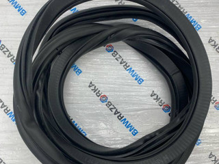 уплотнитель двери BMW X5 G05 [рестайлинг] G05 2023, 3.0 л., B58B30, бензин, 475, полный привод, 7428696