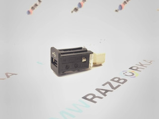 разъем AUX / USB BMW 5 серия F07/F10/F11 F10 2012, 2.0 л., дизель, АКПП, седан, 9167196