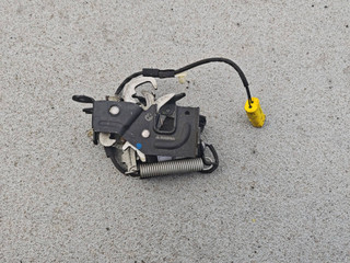 замок капота BMW 5 серия G30/G31 G30 2019, 2.0 л., B47 D20 B, дизель, АКПП, седан, 7347411