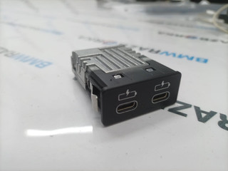 разъем AUX / USB BMW M5 F90 2019, 4.4 л., S63 B44 B, бензин, АКПП, c28, седан, полный привод, 8711938, 84108711938