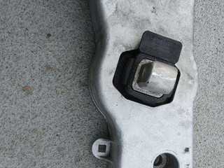 подушка крепления КПП BMW X3 G45 2025, 2.0 л., B48B20P, бензин, АКПП, c4f, внедорожник 5 дв., полный привод, 9454213