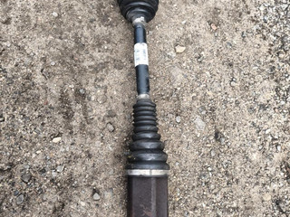 полуось передняя левая (приводной вал, ШРУС) BMW X6 F16 2015, 3.0 л., N57 D30 C, дизель, АКПП, a96, внедорожник 5 дв., полный привод, 7629881
