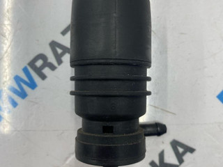 насос (моторчик) омывателя стекла BMW 5 серия F07/F10/F11 [рестайлинг] F11 2013, 2.0 л., дизель, универсал, 8362154