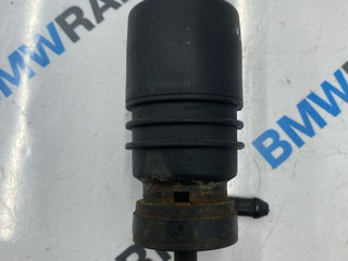насос (моторчик) омывателя стекла BMW 5 серия F07/F10/F11 [рестайлинг] F11 2013, 2.0 л., дизель, универсал, 8362154
