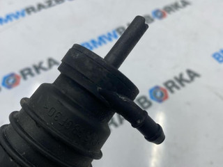 насос (моторчик) омывателя стекла BMW 5 серия F07/F10/F11 [рестайлинг] F11 2013, 2.0 л., дизель, универсал, 8362154