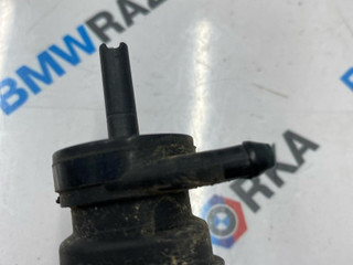 насос (моторчик) омывателя стекла BMW 5 серия F07/F10/F11 [рестайлинг] F11 2013, 2.0 л., дизель, универсал, 8362154