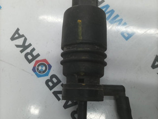 насос (моторчик) омывателя стекла BMW 5 серия F07/F10/F11 [рестайлинг] F11 2013, 2.0 л., дизель, универсал, 8362154