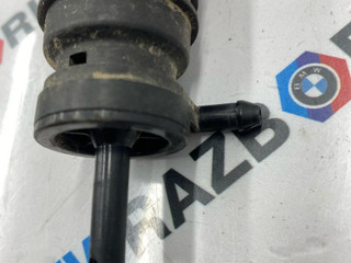 насос (моторчик) омывателя стекла BMW 5 серия F07/F10/F11 [рестайлинг] F11 2013, 2.0 л., дизель, универсал, 8362154