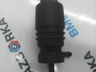 насос (моторчик) омывателя стекла BMW 5 серия F07/F10/F11 [рестайлинг] F11 2013, 2.0 л., дизель, универсал, 8362154
