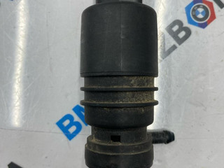 насос (моторчик) омывателя стекла BMW 5 серия F07/F10/F11 [рестайлинг] F11 2013, 2.0 л., дизель, универсал, 8362154