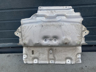 тепловой экран глушителя BMW M3 G80/G81 G80 2023, S58B30A, АКПП, x1e, полный привод, 8074689