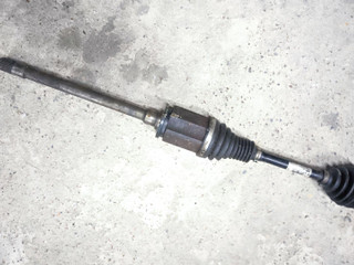полуось передняя правая (приводной вал, ШРУС) BMW 5 серия F07/F10/F11 2011, 3.0 л., бензин, АКПП, седан, 7593044