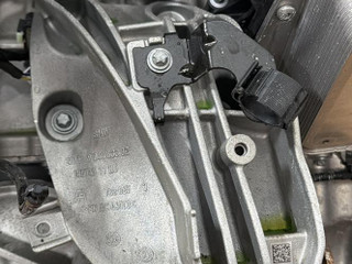 кронштейн двигателя BMW X6 G06 [рестайлинг] G06 2024, 3.0 л., B58B30P, бензин, АКПП, 416, внедорожник 5 дв., полный привод, 9844633