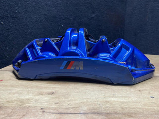 суппорт передний левый BMW M5 F90 2019, 4.4 л., S63 B44 B, бензин, АКПП, 475, седан, полный привод, 34118089937, 8089937