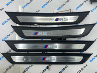 комплект накладок на пороги (внутренние) BMW M5 F90 2019, 4.4 л., S63 B44 B, бензин, АКПП, 475, седан, полный привод, 8061072, 8061071, 8061069