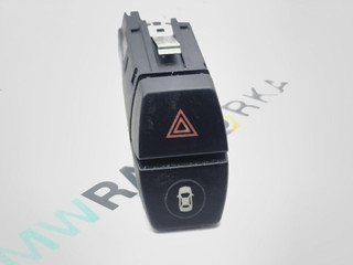 кнопка аварийной сигнализации BMW X2 F39 2019, 2.0 л., B48A20E, бензин, 475, полный привод, 6842274