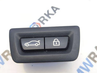 кнопка открытия багажника BMW 5 серия F07/F10/F11 [рестайлинг] 2013, 2.0 л., N20 B20 A, бензин, седан, 9162645