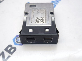 разъем AUX / USB BMW M4 G82/G83 G82 2021, S58B30A, АКПП, black-sapphire metallic, купе, полный привод, 8711938, 84108711938