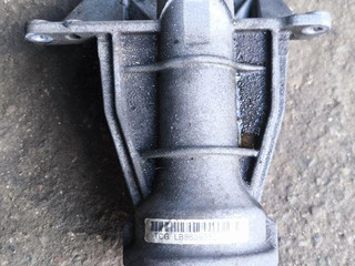 кронштейн полуоси BMW M4 G82/G83 G82 2021, S58B30A, АКПП, black-sapphire metallic, купе, полный привод, 8639382, 8639383