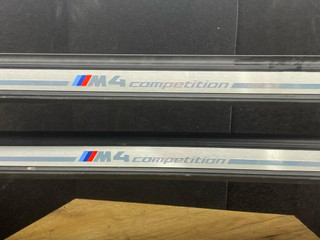 комплект накладок на пороги (внутренние) BMW M4 G82/G83 G82 2021, S58B30A, АКПП, black-sapphire metallic, купе, полный привод, 8085272
