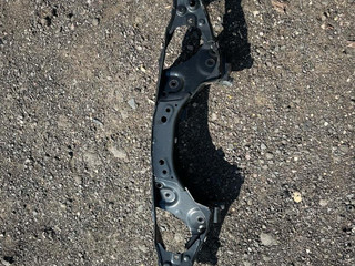 балка подвески задняя BMW X2 U10 2025, 2.0 л., бензин, АКПП, белый, внедорожник 5 дв., передний привод, правый руль, 6894202