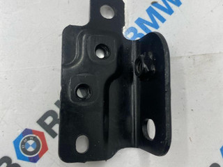 кронштейн (крепление) BMW X2 U10 2025, 2.0 л., бензин, АКПП, белый, внедорожник 5 дв., передний привод, правый руль, 9883577