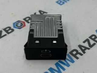 разъем AUX / USB BMW X7 G07 [рестайлинг] G07 2023, 3.0 л., B58B30P, бензин, АКПП, 475, внедорожник 5 дв., полный привод, 5A84164