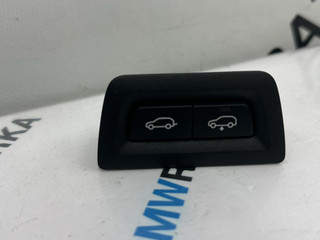 кнопка открытия багажника BMW X7 G07 [рестайлинг] G07 2023, 3.0 л., B58B30P, бензин, АКПП, 475, внедорожник 5 дв., полный привод, 9860974, 61319860974