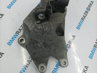 кронштейн двигателя BMW 5 серия G30/G31 G30 2017, 2.0 л., B47 D20 B, дизель, АКПП, a90, седан, задний привод, правый руль, 6864593, 6861563