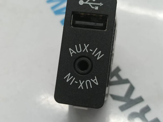 разъем AUX / USB BMW X5 F15 2016, 2.0 л., N20 B20 A, бензин, АКПП, внедорожник 5 дв., полный привод, 9266607