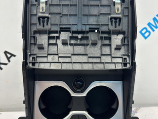 подстаканник BMW X5 G05 [рестайлинг] G05 2023, 3.0 л., B58B30P, бензин, АКПП, a96, полный привод, 6827173