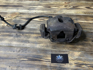 суппорт передний левый Land Rover Range Rover 3 поколение L322 2004, 4.4 л., M62 B44, бензин, АКПП, внедорожник 5 дв.