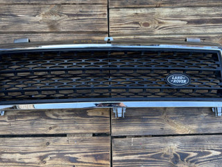 решетка радиатора Land Rover Range Rover 3 поколение L322 2004, 4.4 л., M62 B44, бензин, АКПП, внедорожник 5 дв.