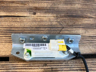 датчик удара Land Rover Range Rover 3 поколение L322 2004, 4.4 л., M62 B44, бензин, АКПП, внедорожник 5 дв., YDB000220