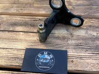 петля двери Land Rover Range Rover 3 поколение L322 2004, 4.4 л., M62 B44, бензин, АКПП, внедорожник 5 дв., 7025466