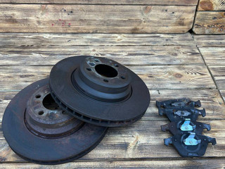диск тормозной передний BMW 7 серия E65/E66/E67 E65 2002, 4.4 л., N62 B44, бензин, АКПП, седан