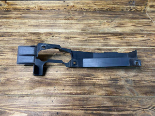 крепление фары правой Land Rover Range Rover 3 поколение L322 2004, 4.4 л., M62 B44, бензин, АКПП, внедорожник 5 дв., 7009236