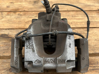 суппорт задний правый BMW 7 серия F01/F02 F01 2012, 4.4 л., N63 B44 A, бензин, АКПП, седан