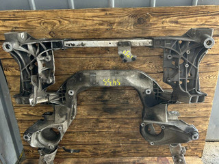 балка подвески передняя (подрамник) BMW 7 серия F01/F02 F01 2012, 4.4 л., N63 B44 A, бензин, АКПП, седан, 6793017, 6797648, 6797647