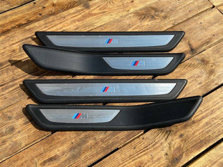 комплект накладок на пороги (внутренние) BMW 7 серия F01/F02 F01 2012, 4.4 л., N63 B44 A, бензин, АКПП, седан