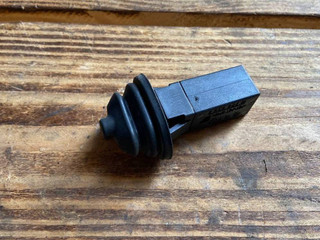 кнопка открытия лючка топливного бака BMW 7 серия F01/F02 F01 2012, 4.4 л., N63 B44 A, бензин, АКПП, седан, 51178228939, 8228939