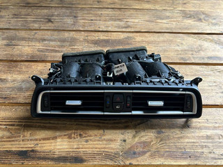 дефлектор обдува салона BMW 7 серия F01/F02 F01 2012, 4.4 л., N63 B44 A, бензин, АКПП, седан, 64229115859, 9115859