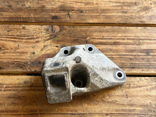 кронштейн двигателя BMW 7 серия F01/F02 F01 2012, 4.4 л., N63 B44 A, бензин, АКПП, седан, 22116777622, 6777622