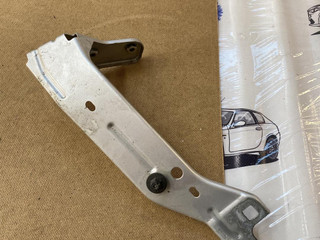кронштейн (крепление) Alfa Romeo Giulia 2 поколение 952 2017, 2.0 л., бензин, АКПП, седан