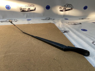 щеткодержатель (поводок стеклоочистителя, дворник) Alfa Romeo Giulia 2 поколение 952 2017, 2.0 л., бензин, АКПП, седан, 50532573