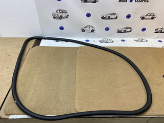 уплотнитель двери Alfa Romeo Stelvio 1 поколение [рестайлинг] 949 2021, 2.0 л., бензин, АКПП, внедорожник 5 дв., полный привод, правый руль
