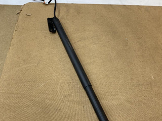 амортизатор крышки багажника (3-5 двери) Alfa Romeo Stelvio 1 поколение [рестайлинг] 949 2021, 2.0 л., бензин, АКПП, внедорожник 5 дв., полный привод, правый руль