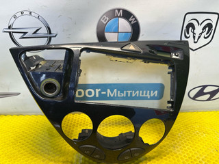 Декоративная накладка центральной консоли Ford Focus 1 поколение [рестайлинг] 2004, 1.6 л., бензин, МКПП, хетчбэк 5 дв., 98AB-A046A04-AEW